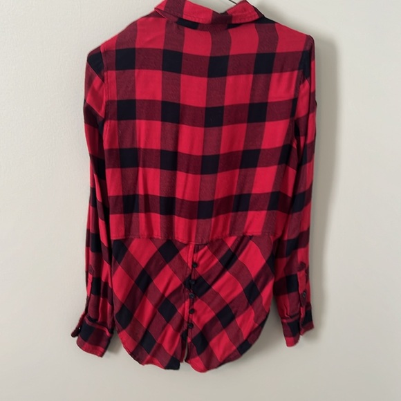 Button down - Picture 2 of 3